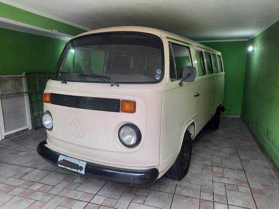 VOLKSWAGEN KOMBI 1.6 STD 8V GASOLINA 3P MANUAL